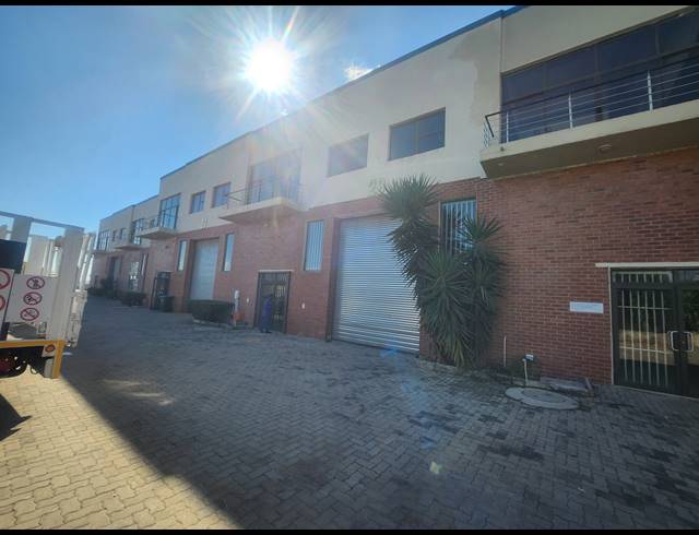 400M² WAREHOUSE FOR SALE IN HALFWAY HOUSE